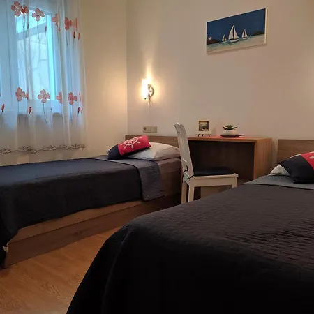 Apartment Olive - 2 Bedroom, 2 Bathroom, Balcony With Sea View * Omiš