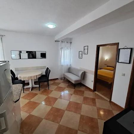 Apartment Olive - 2 Bedroom, 2 Bathroom, Balcony With Sea View Omiš