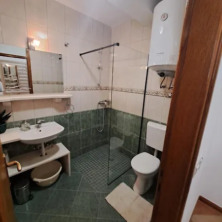 Apartment Olive - 2 Bedroom, 2 Bathroom, Balcony With Sea View Omiš